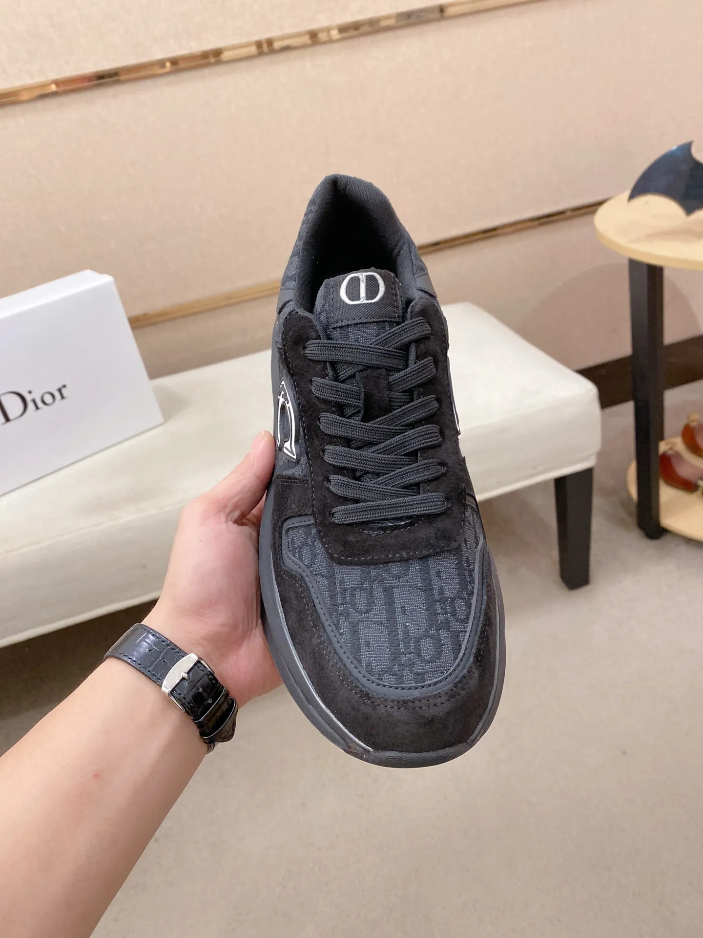 Men's shoes💰 462💰🇮🇹🇮🇹Dior d The new model is on sale at the same time at the counter. The upper 🇮🇹 is imported Italian first-layer cowhide, and the lining is fully imported sheepskin 💪💪. It is a complete 1⃣️ to 1⃣️ replica 🇮🇹💪💪, ⚠ Sole: The original sole is specially provided by the original factory. The exclusive movable molded sole is super comfortable. ⚠Original factory single goods, 🔍🔍high quality, you can enter and leave the counter at will, welcome to compare⚠. Code number:38-44